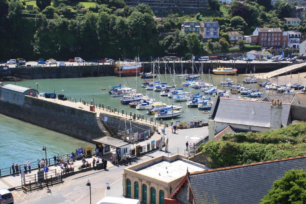 The Harbour Lights Bed & Breakfast Ilfracombe Exterior photo