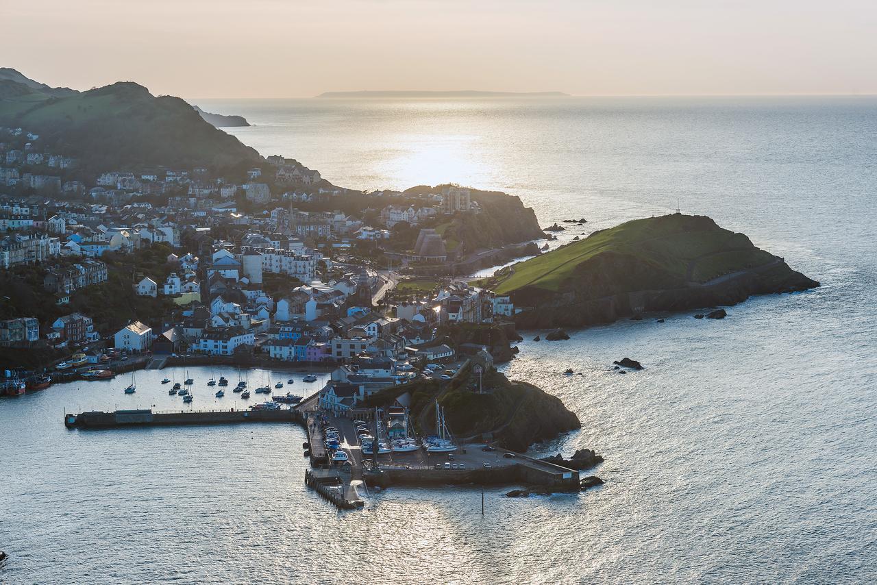 The Harbour Lights Bed & Breakfast Ilfracombe Exterior photo